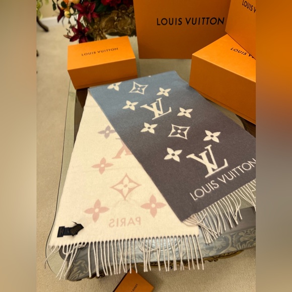 NIB M70868 Louis Vuitton Reyjavik Gradient Scarf Cashmere 100% Authentic - Picture 12 of 12